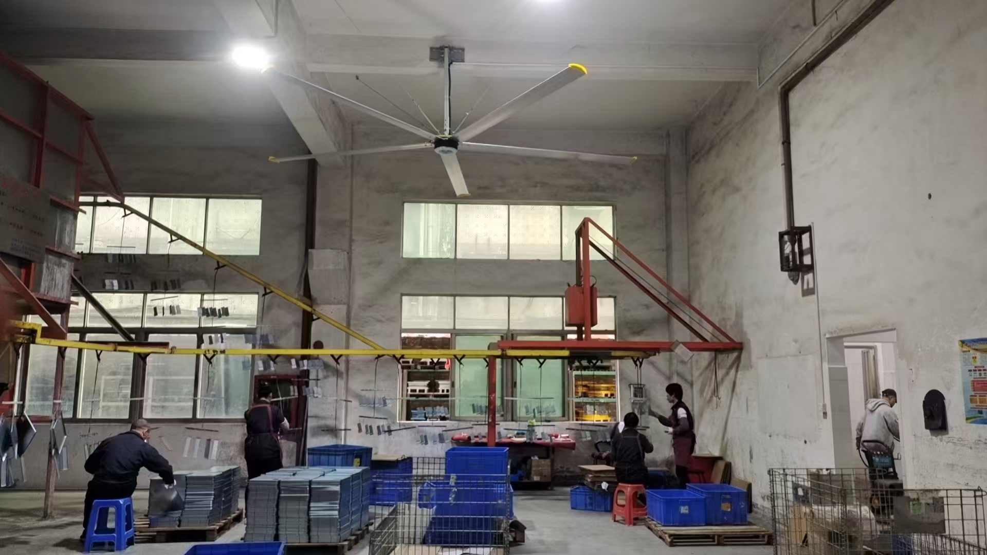 Industrial ceiling fan supporting production line airflow